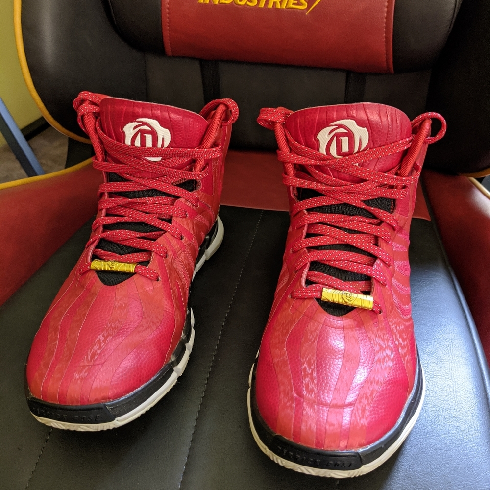 Adidas Derrick Rose basketball shoes size 8.5 men